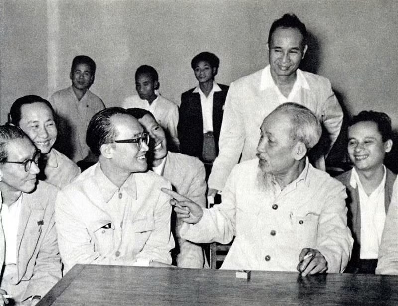 Anh-tin-bai
