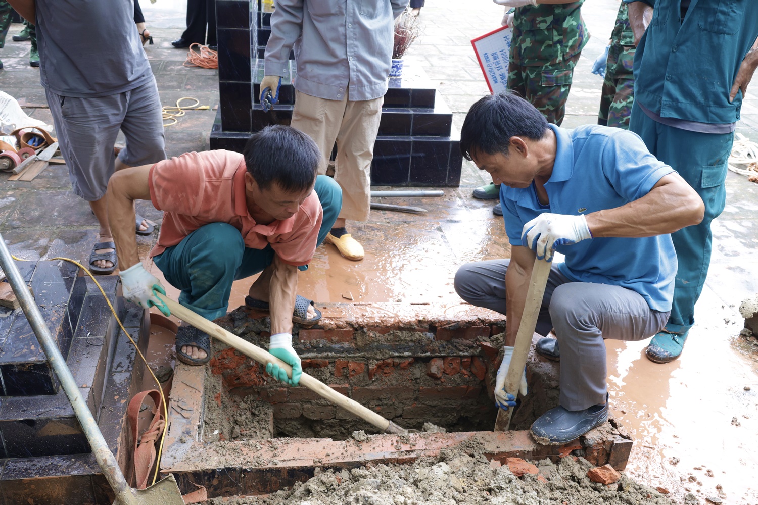 Anh-tin-bai