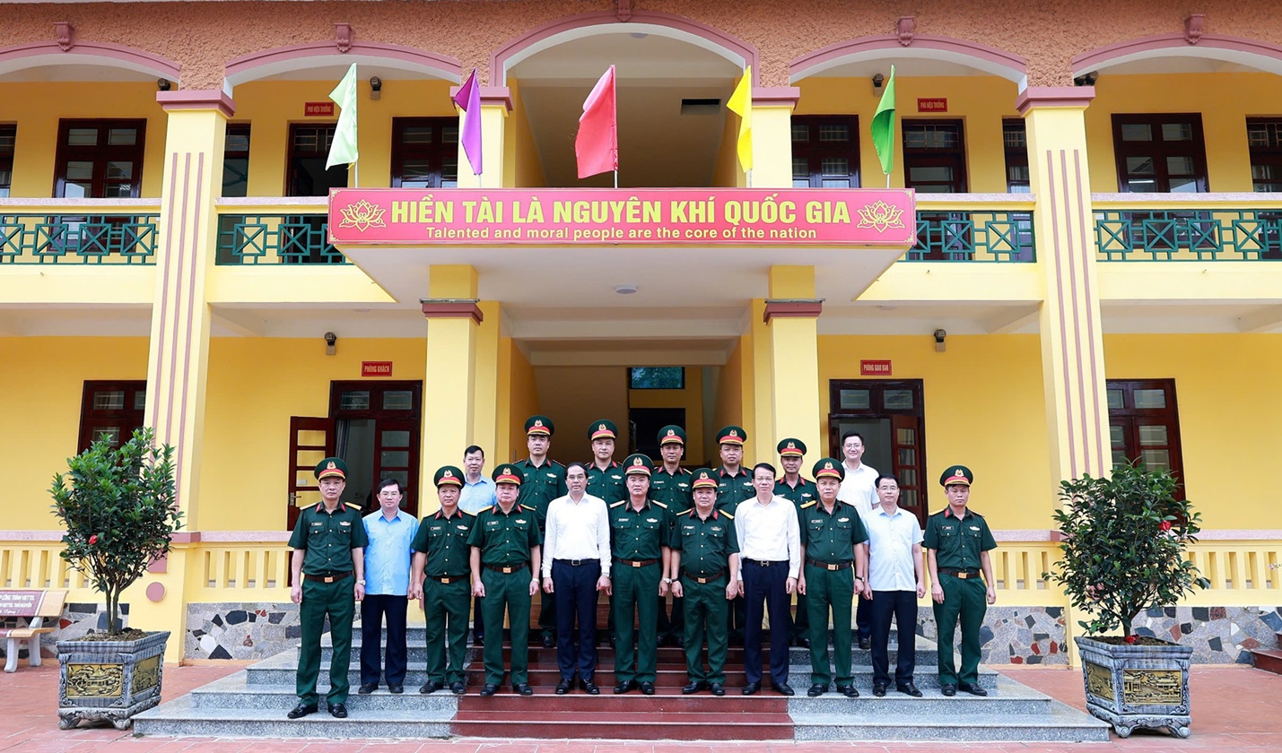 Anh-tin-bai