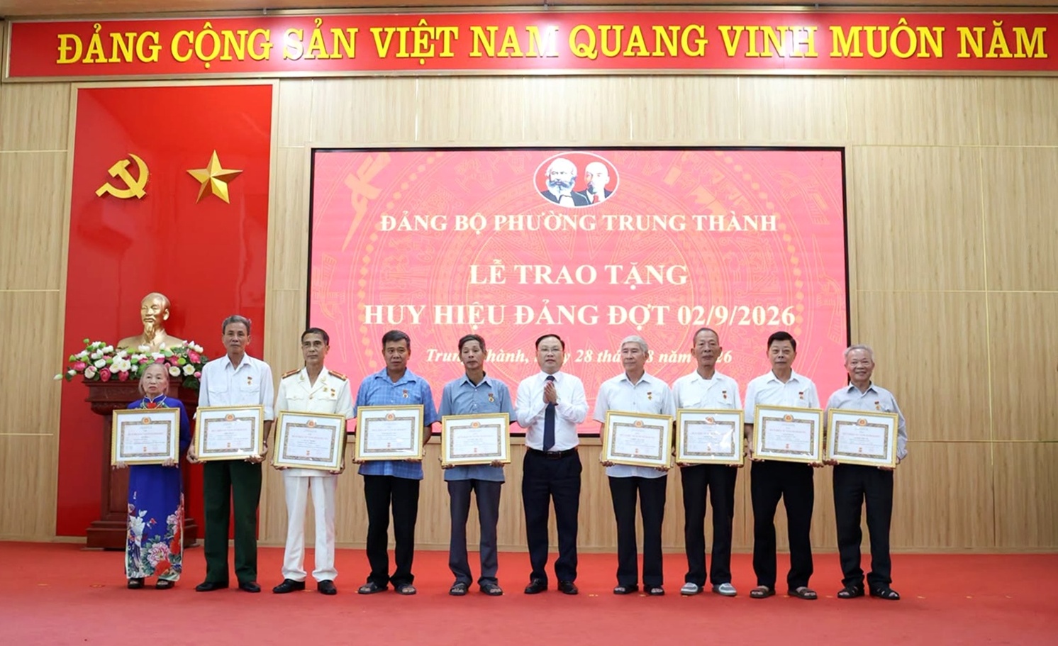Anh-tin-bai