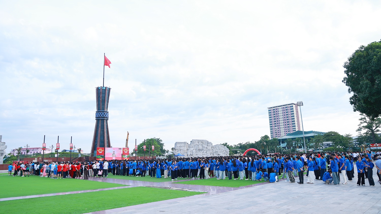 Anh-tin-bai