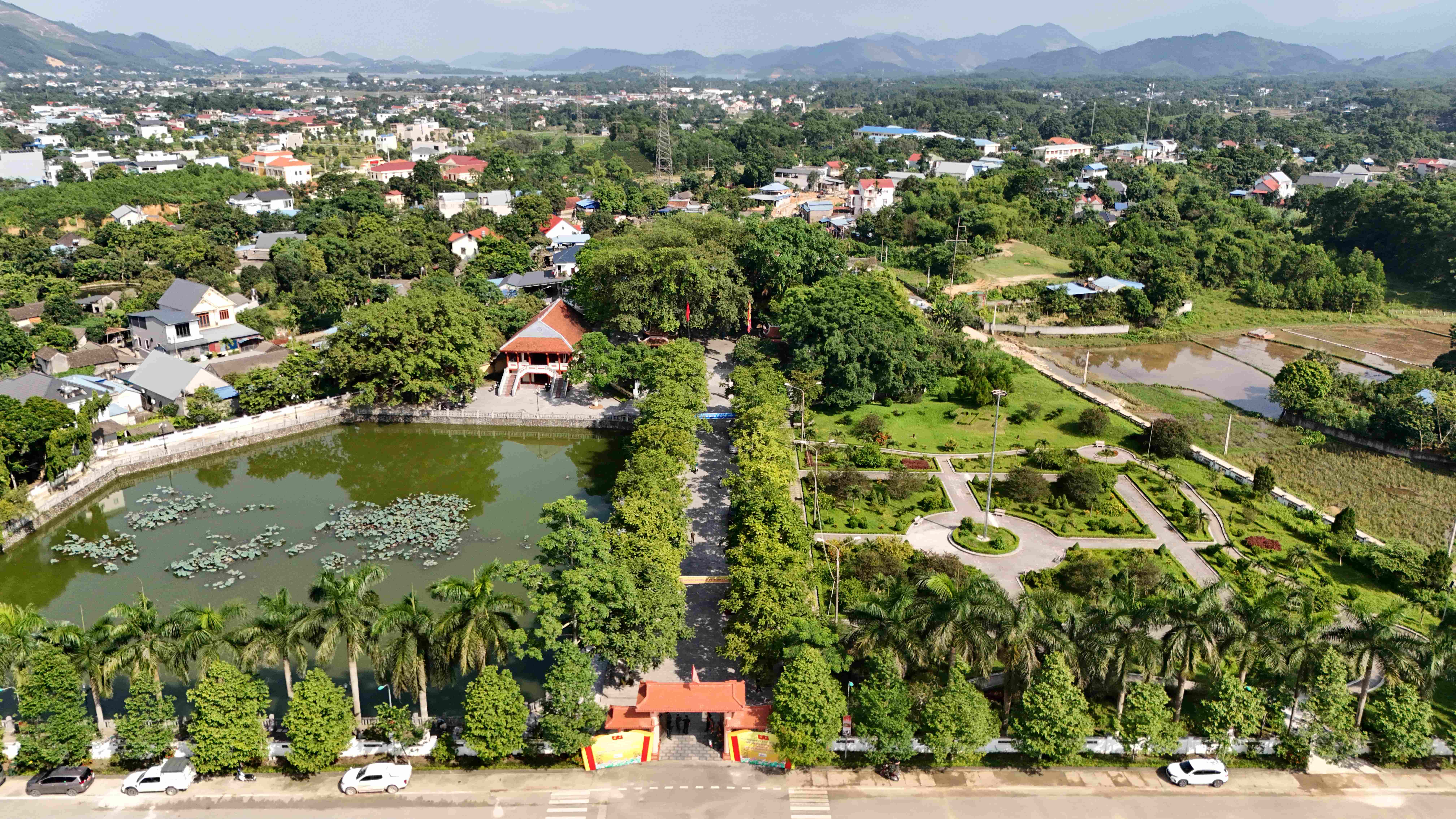 Anh-tin-bai