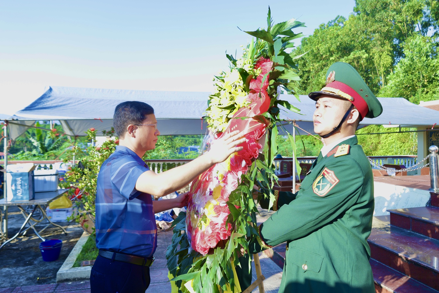 Anh-tin-bai