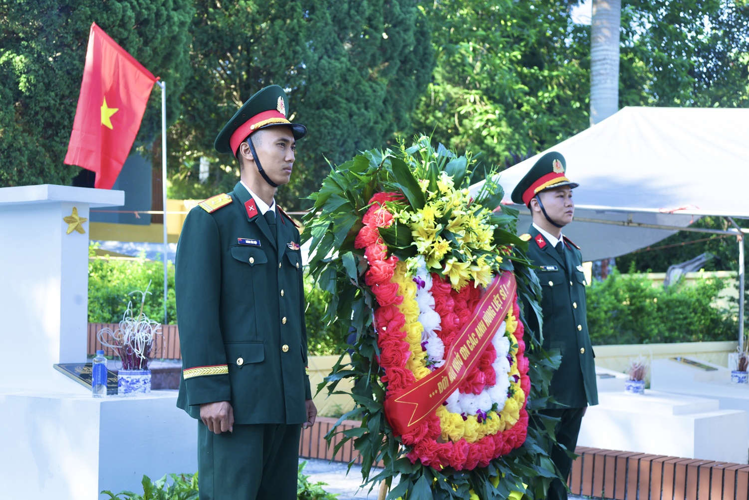 Anh-tin-bai
