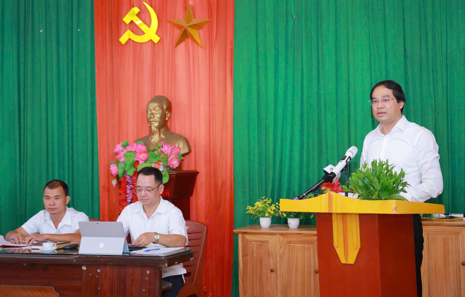 Anh-tin-bai