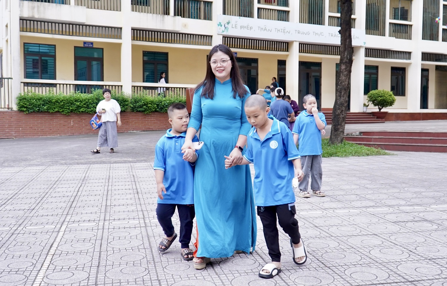 Anh-tin-bai