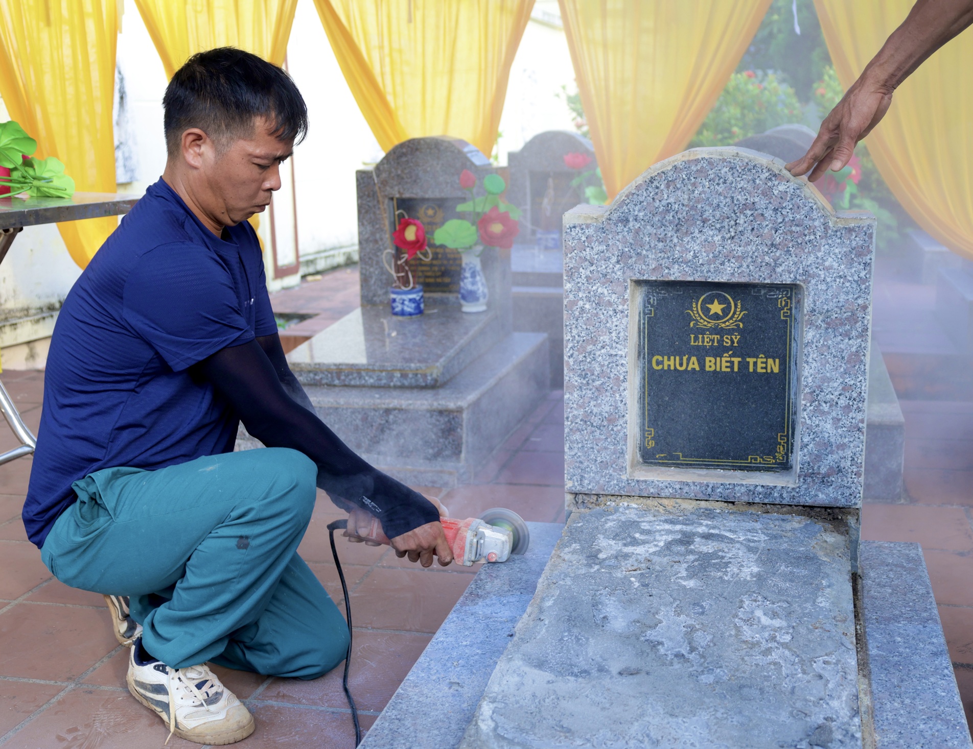 Anh-tin-bai