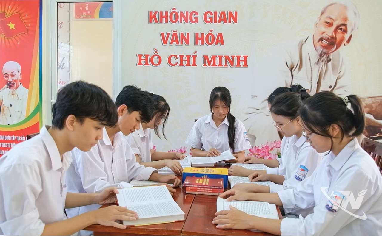 Anh-tin-bai