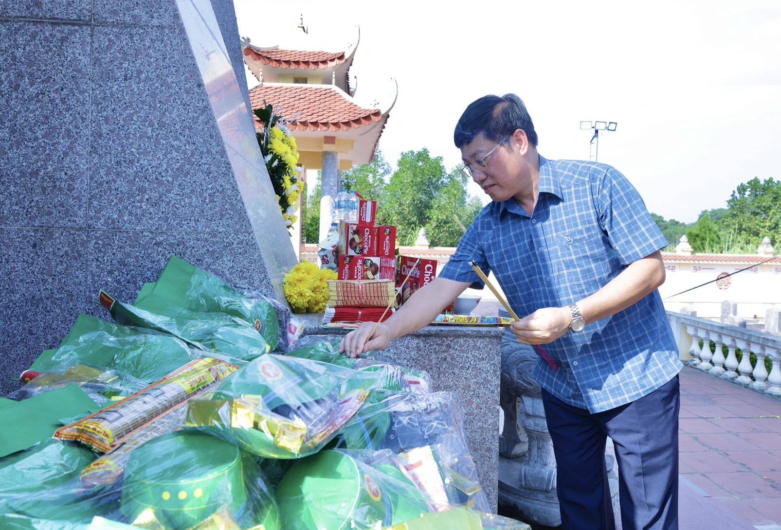 Anh-tin-bai