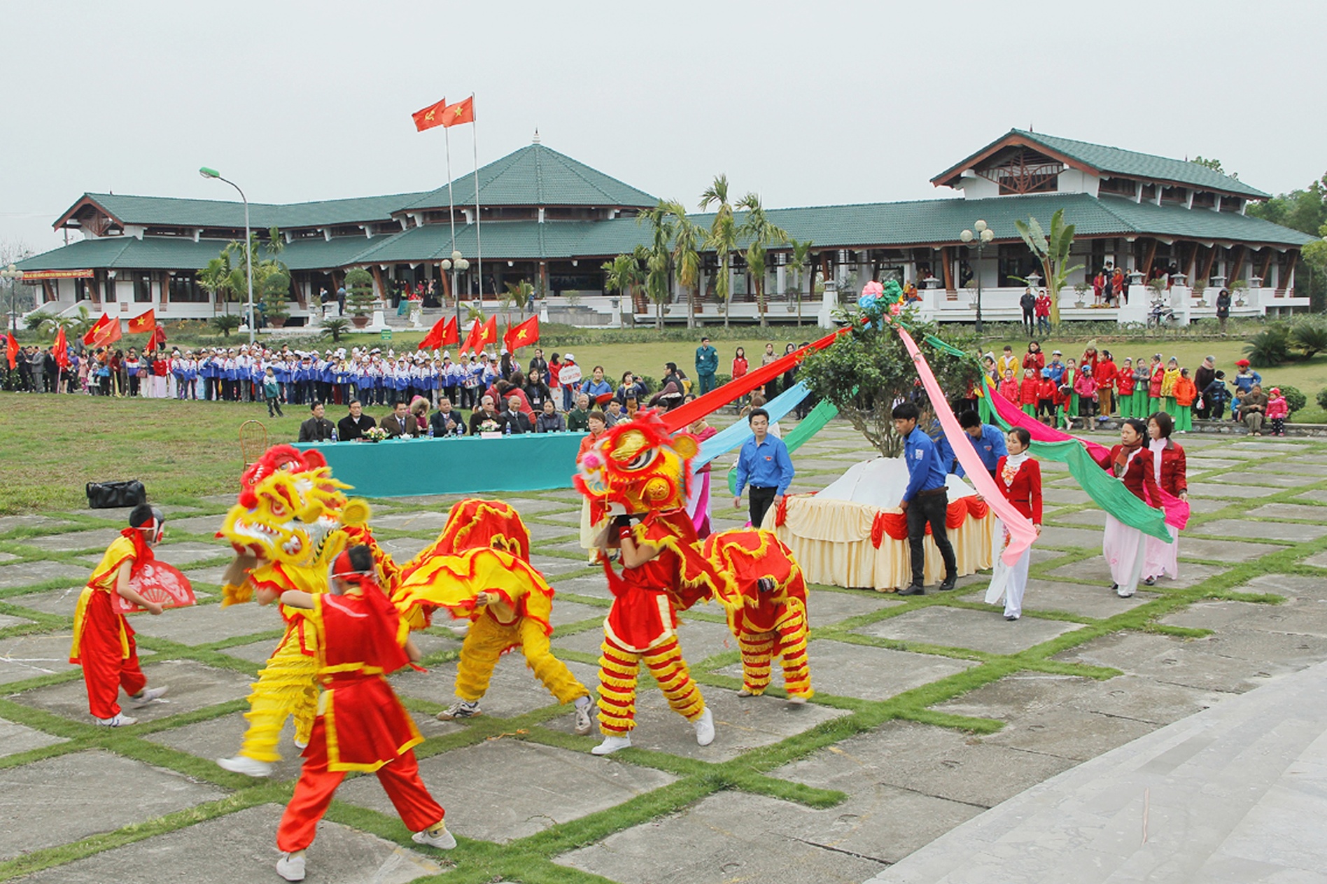 Anh-tin-bai