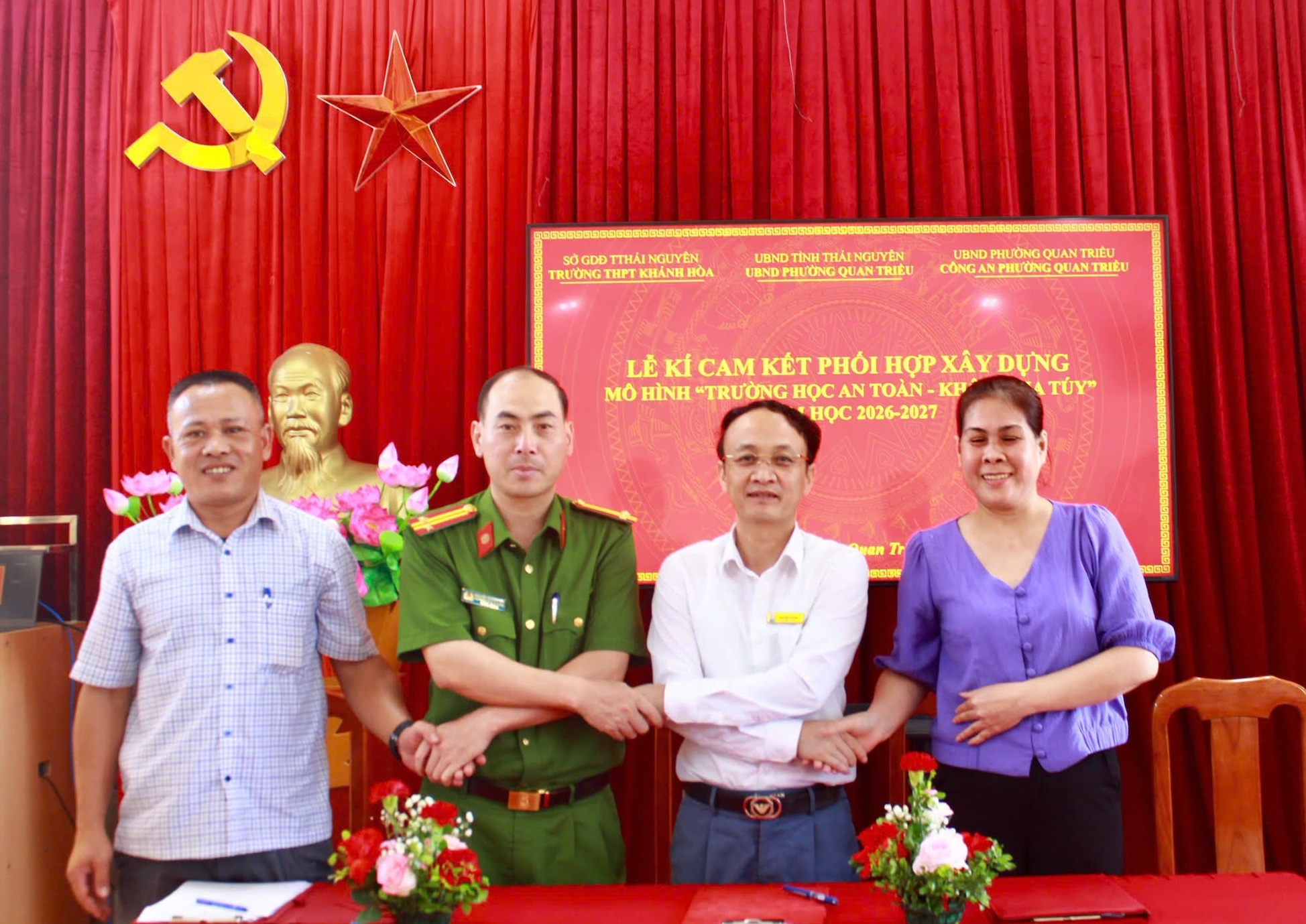 Anh-tin-bai