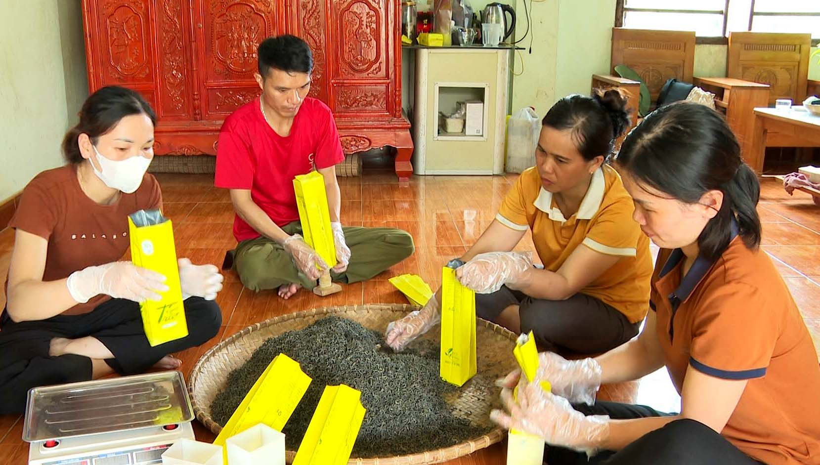 Anh-tin-bai