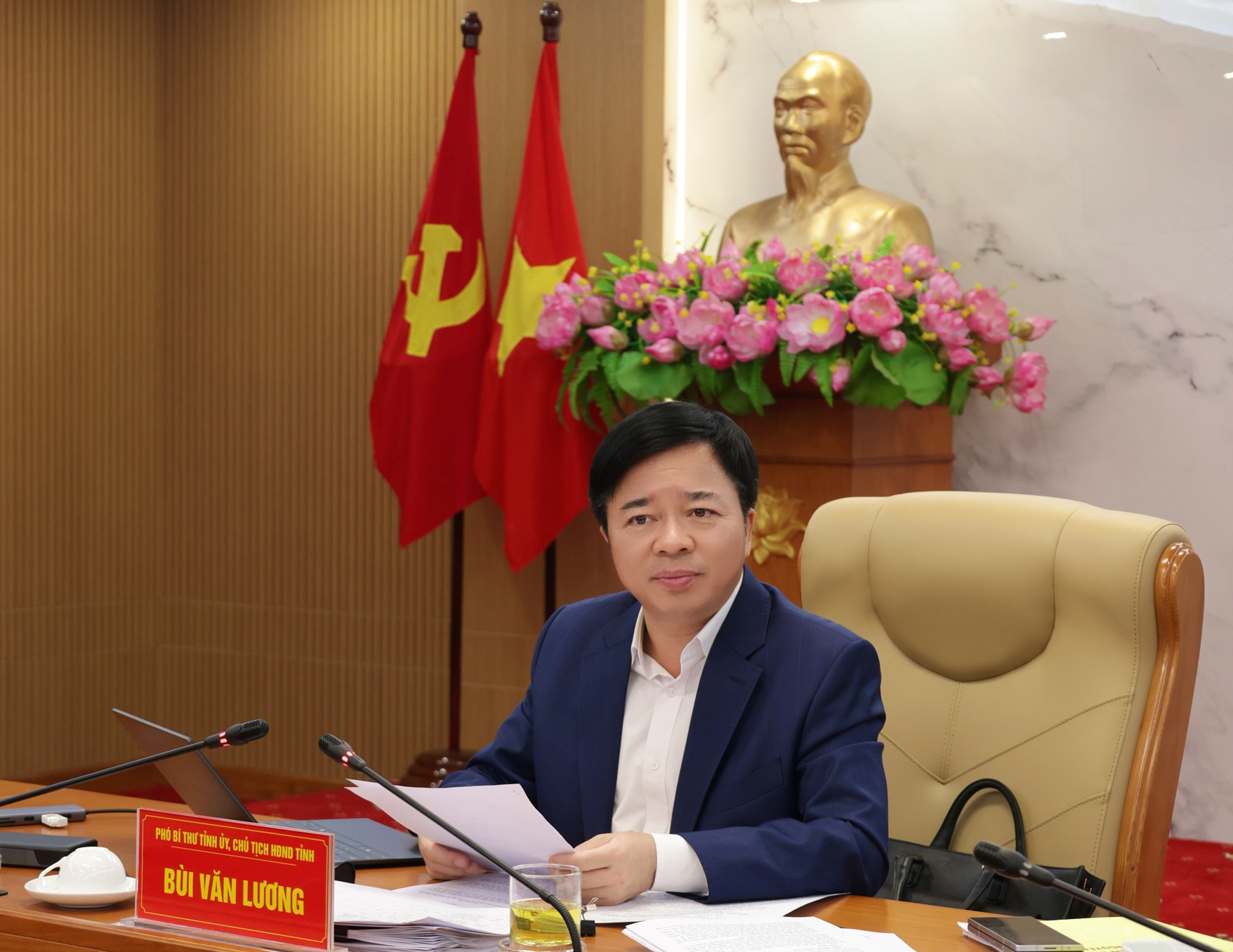 Anh-tin-bai