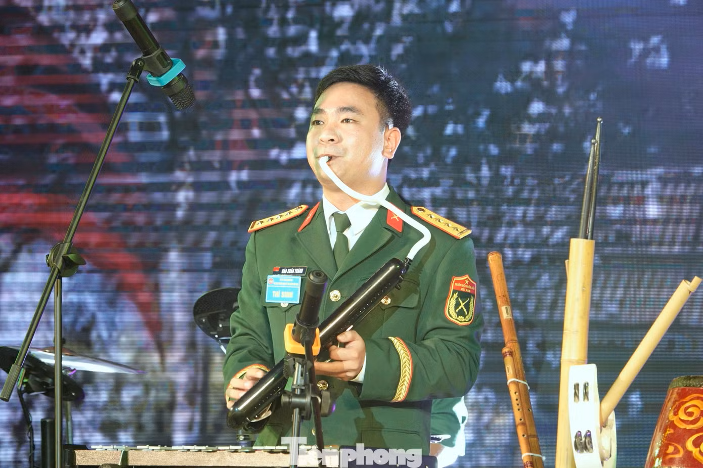 Anh-tin-bai