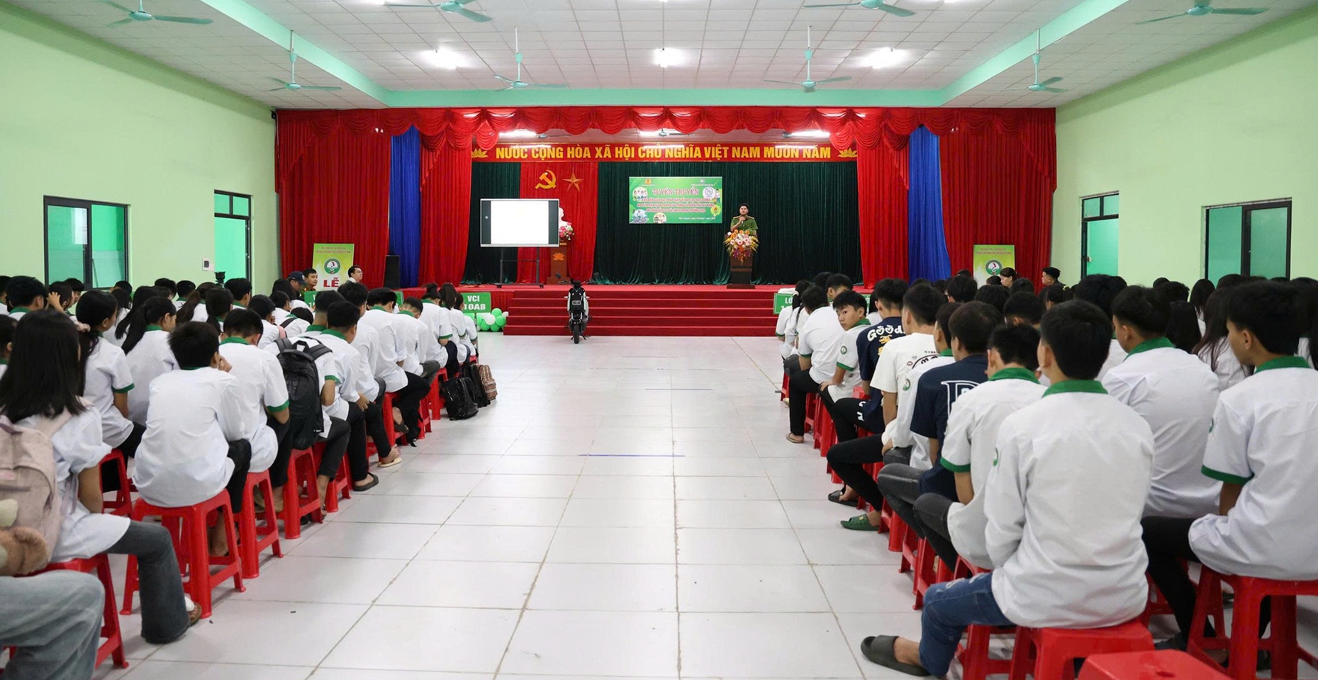 Anh-tin-bai
