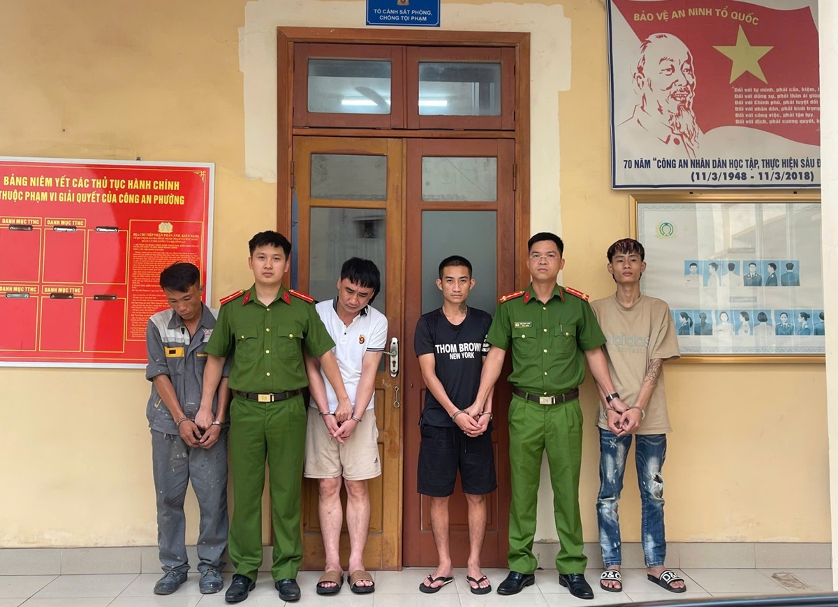 Anh-tin-bai