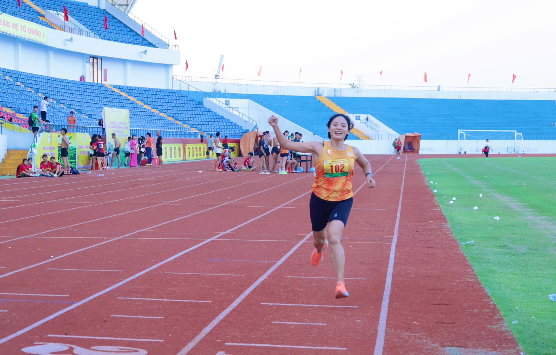 Anh-tin-bai