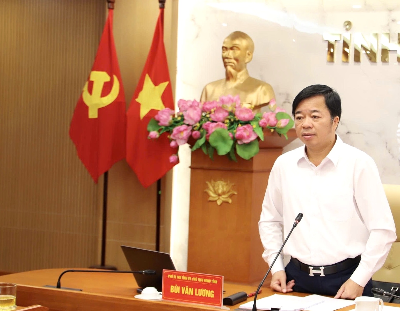 Anh-tin-bai