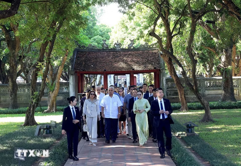 Anh-tin-bai