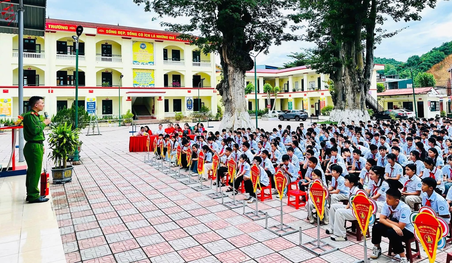 Anh-tin-bai