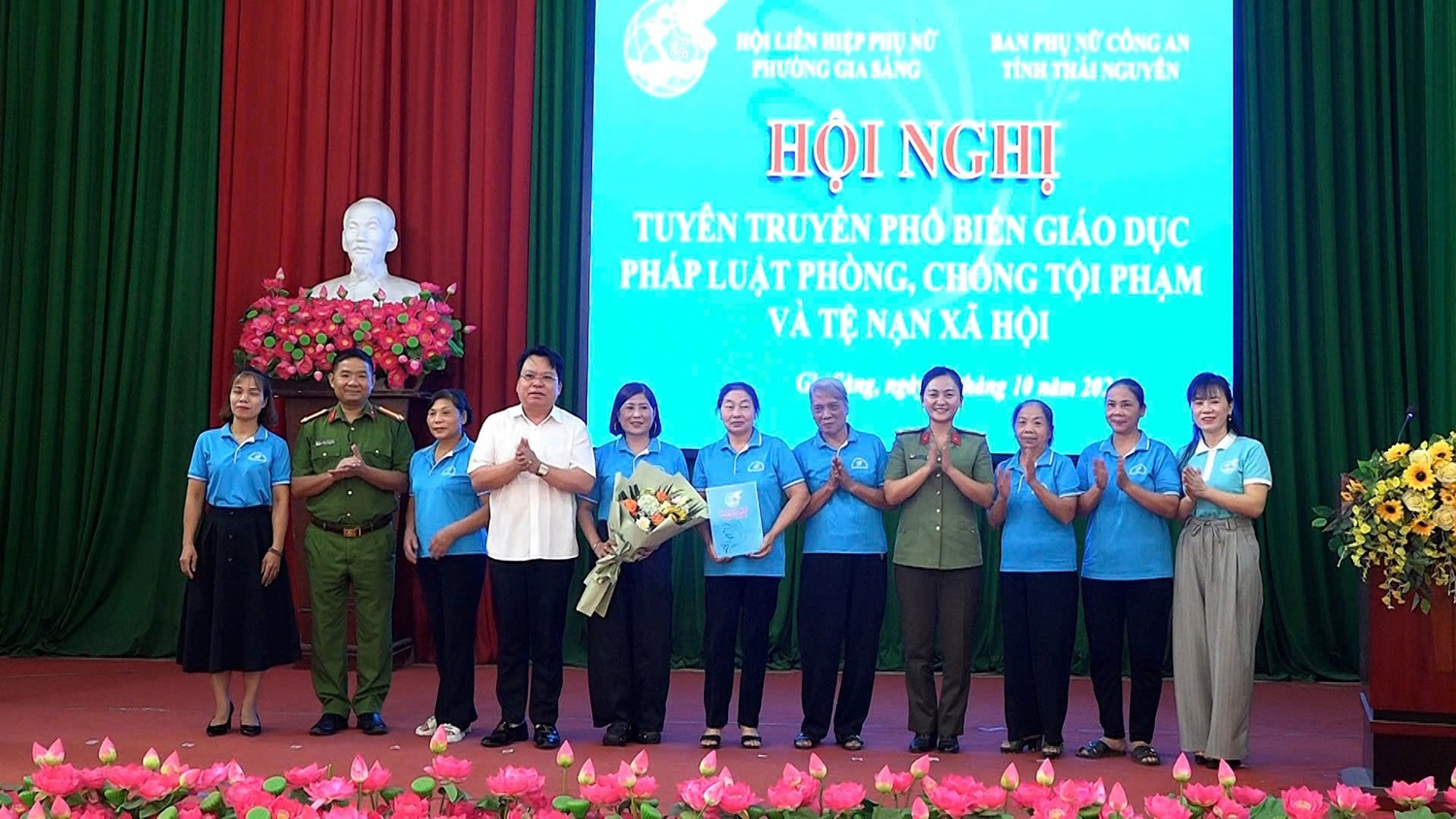Anh-tin-bai