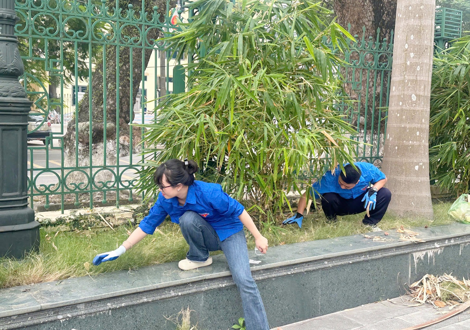 Anh-tin-bai