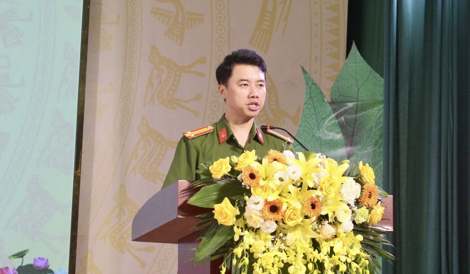 Anh-tin-bai