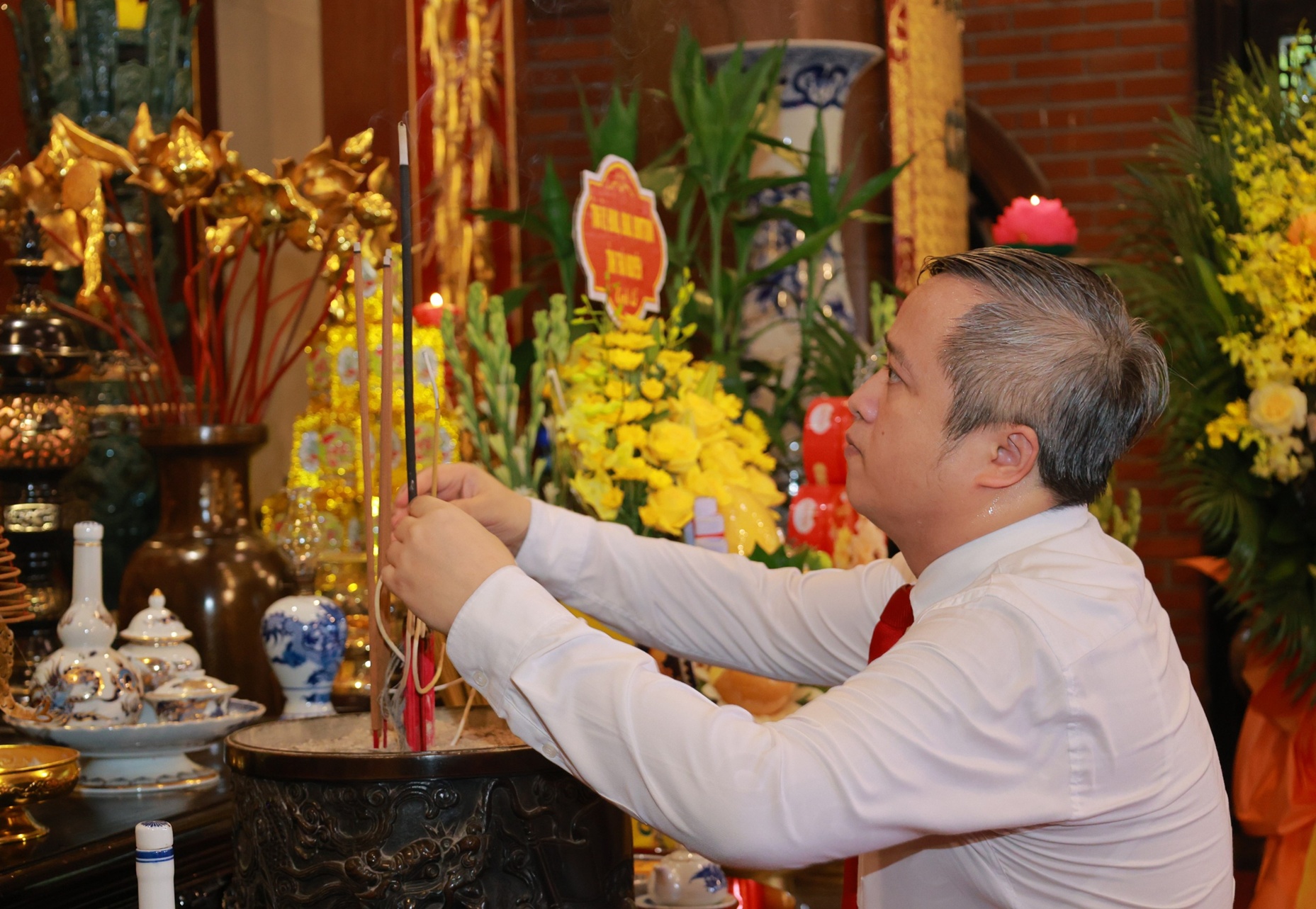 Anh-tin-bai