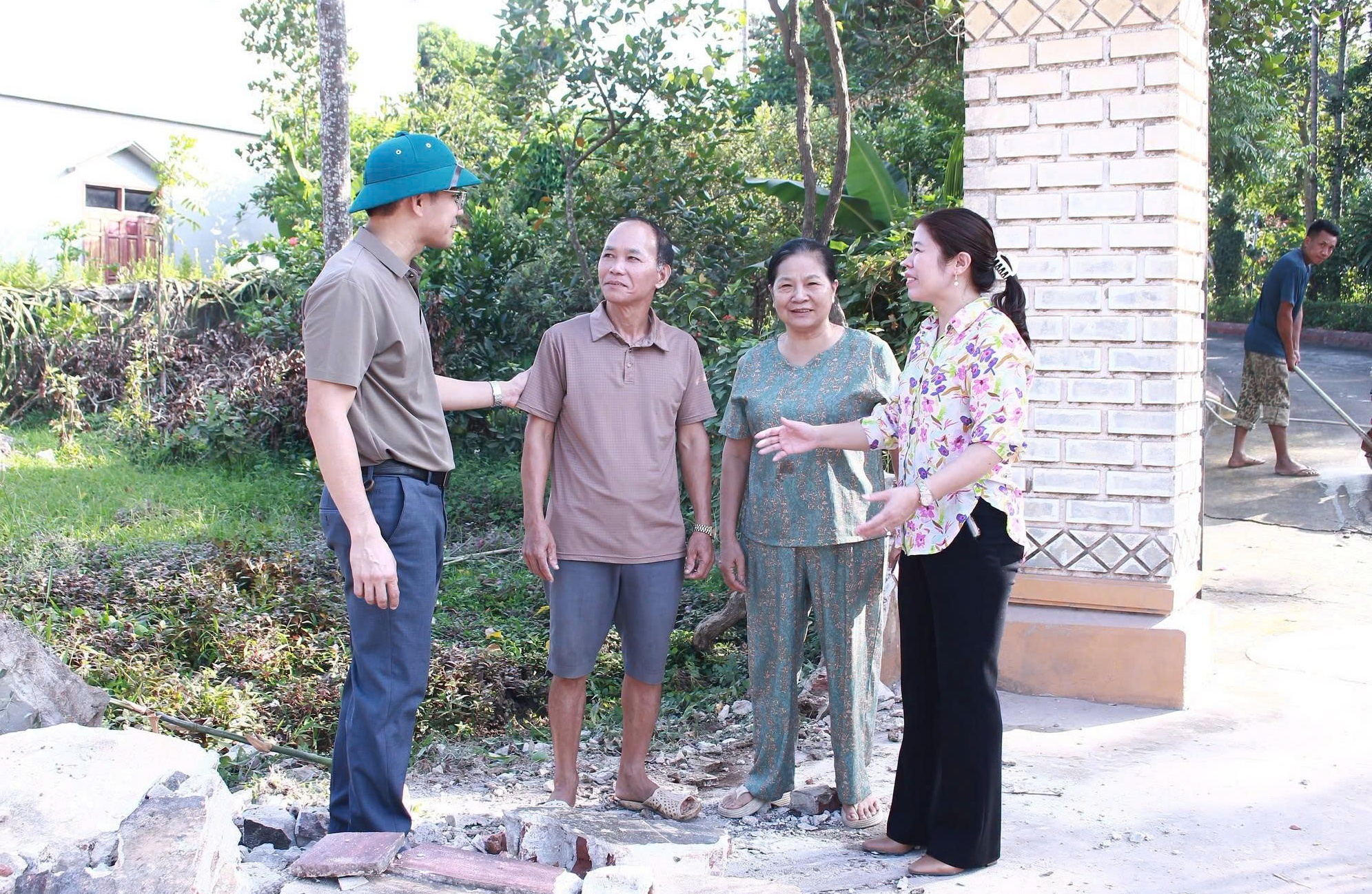 Anh-tin-bai