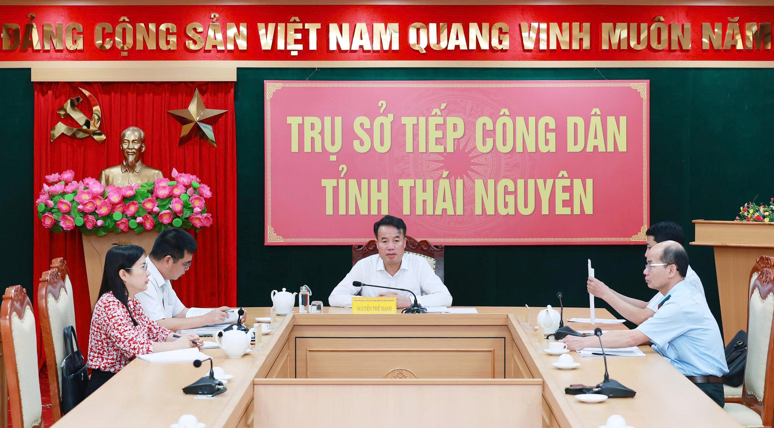 Anh-tin-bai