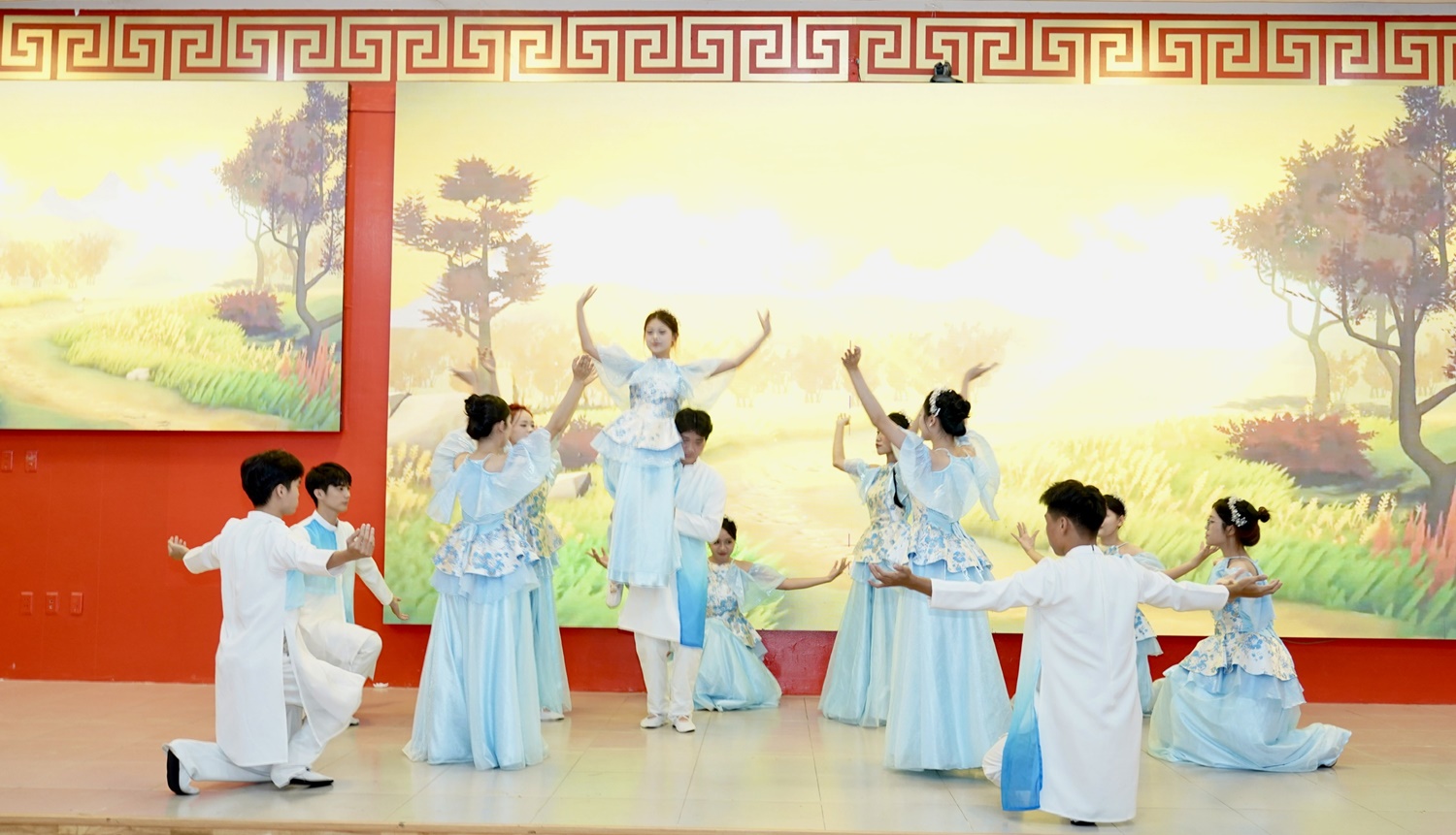 Anh-tin-bai