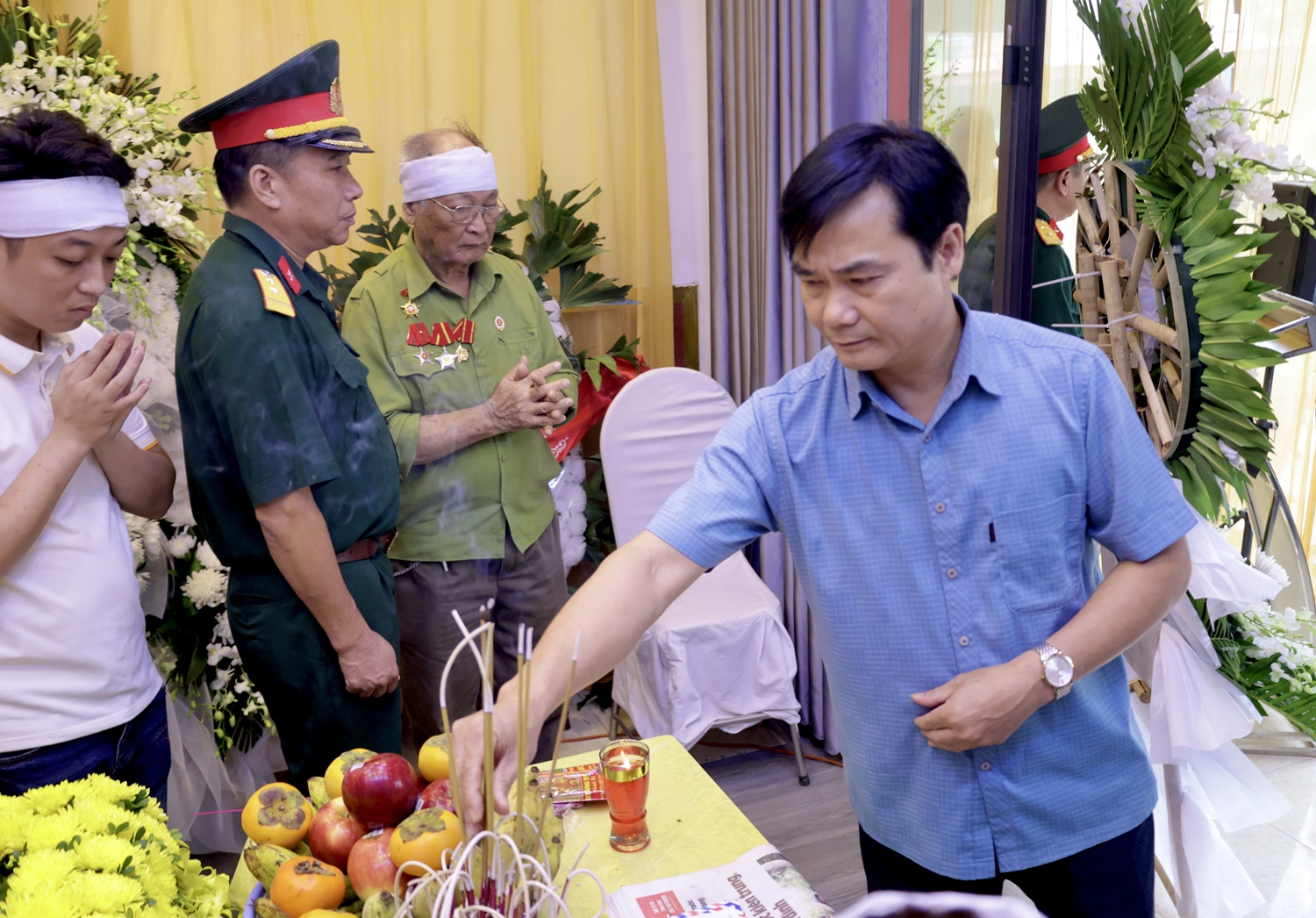 Anh-tin-bai