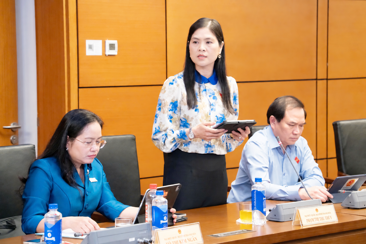 Anh-tin-bai