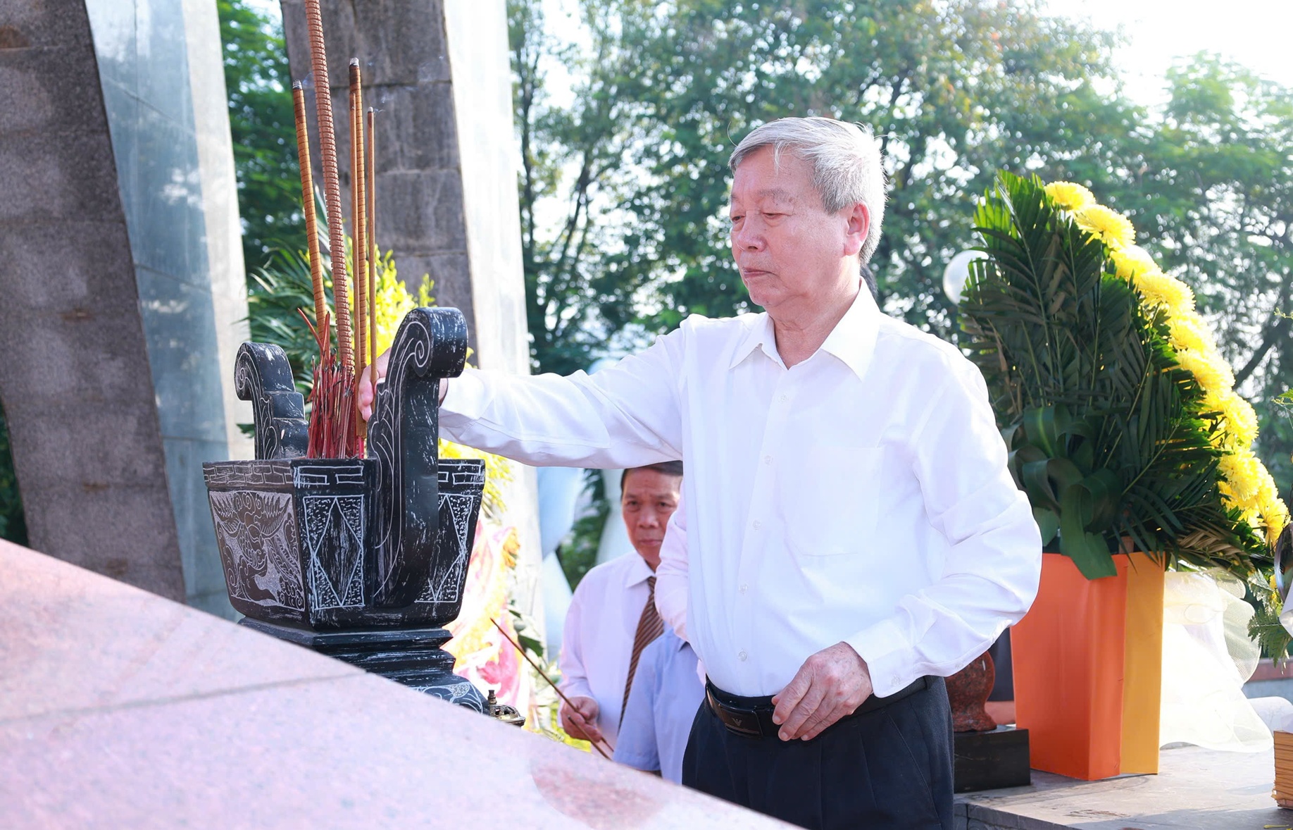 Anh-tin-bai