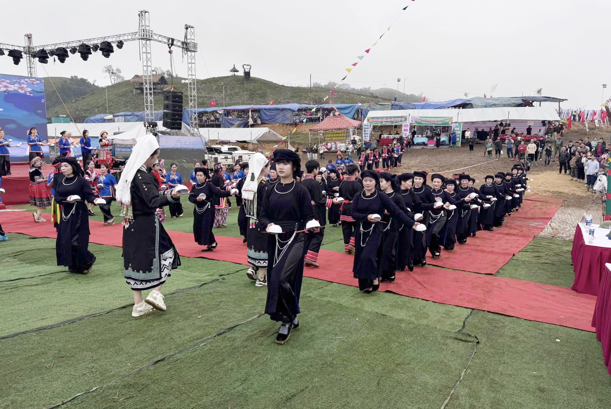 Khai mạc Hội Xuân trên thảo nguyên Slam Chiêm