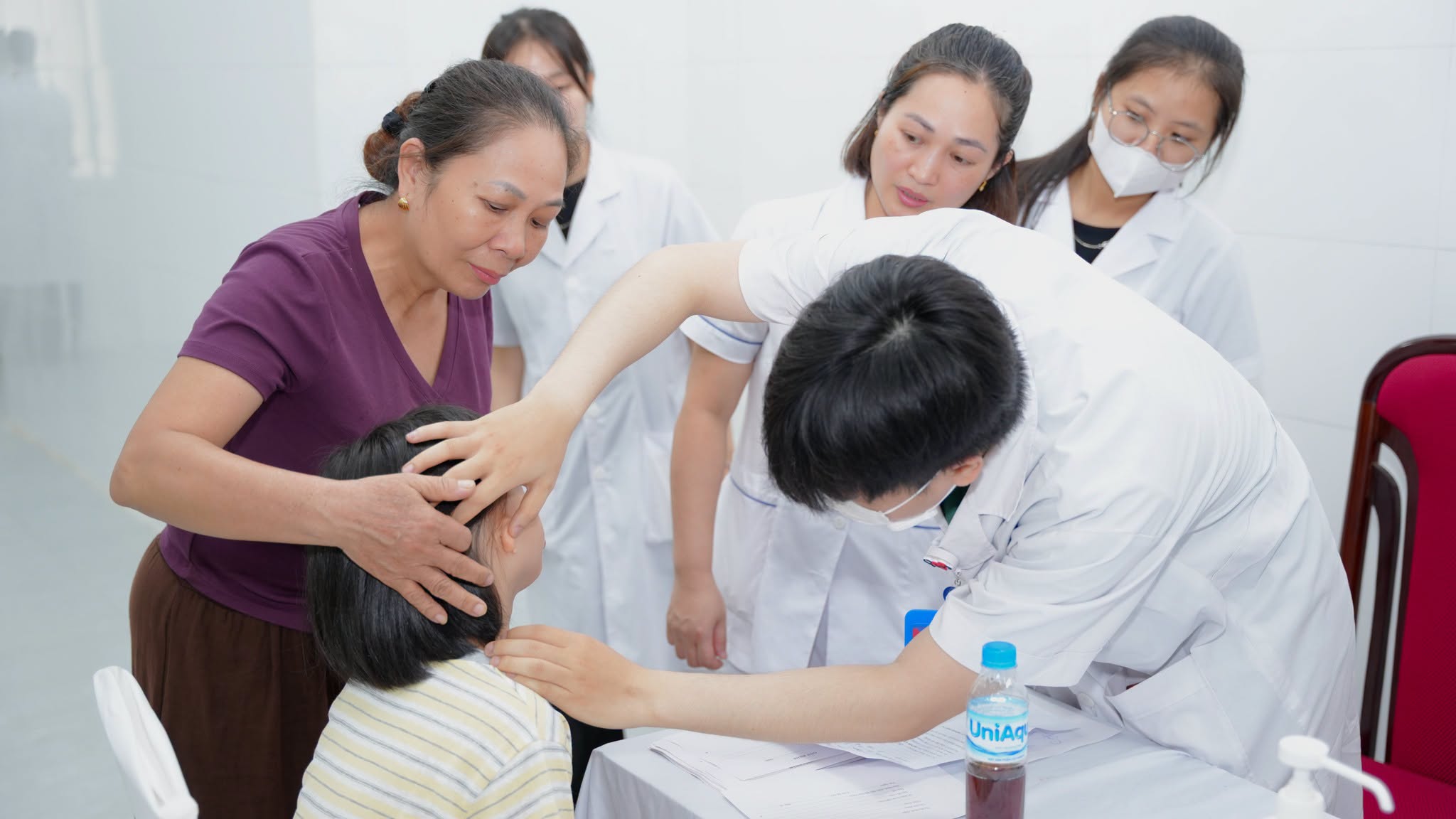 Khám, phẫu thuật miễn phí cho trẻ em khuyết tật tỉnh Thái Nguyên