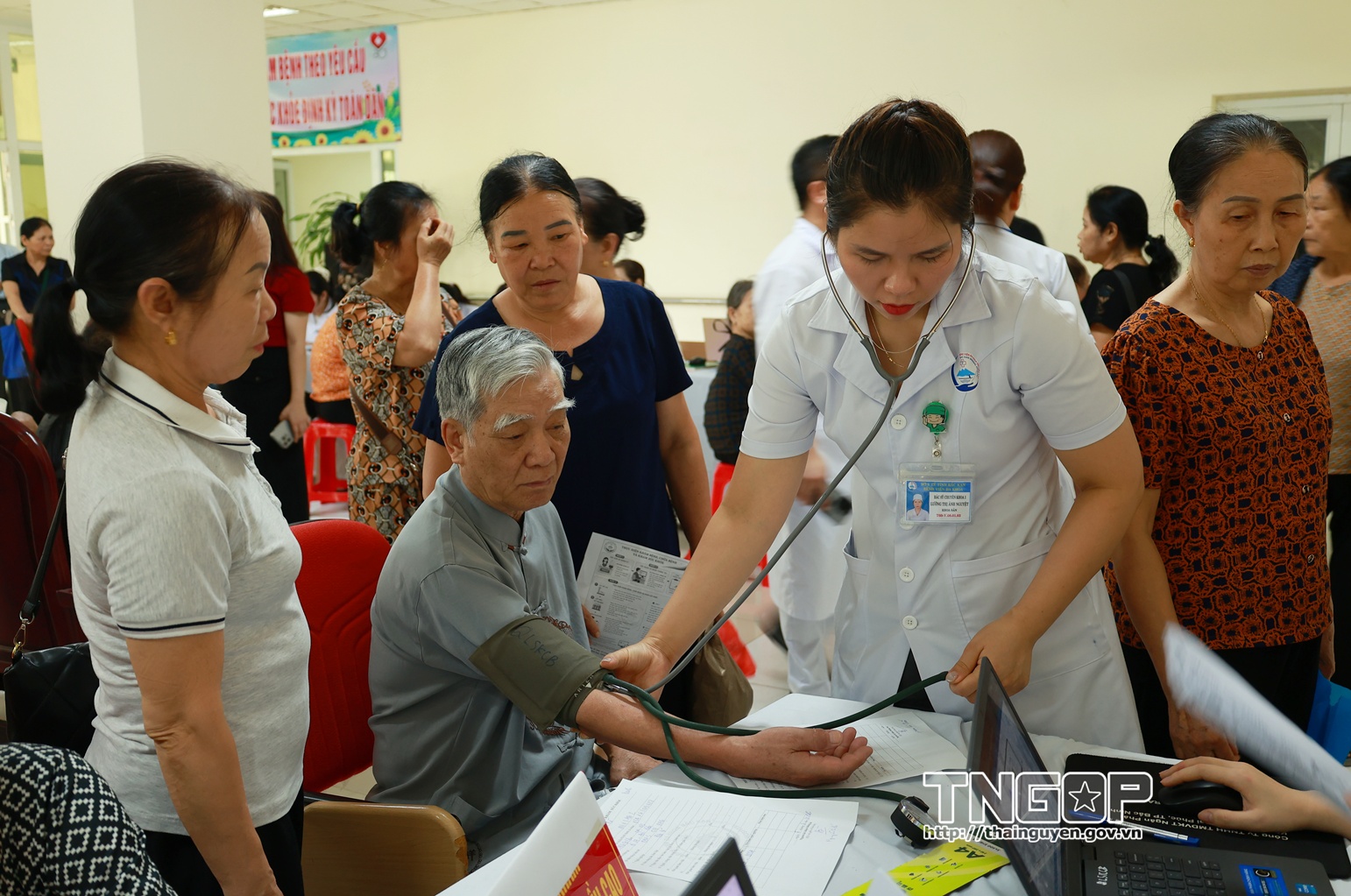 Triển khai khám sức khỏe miễn phí cho người dân hai phường Bắc Kạn và Đức Xuân