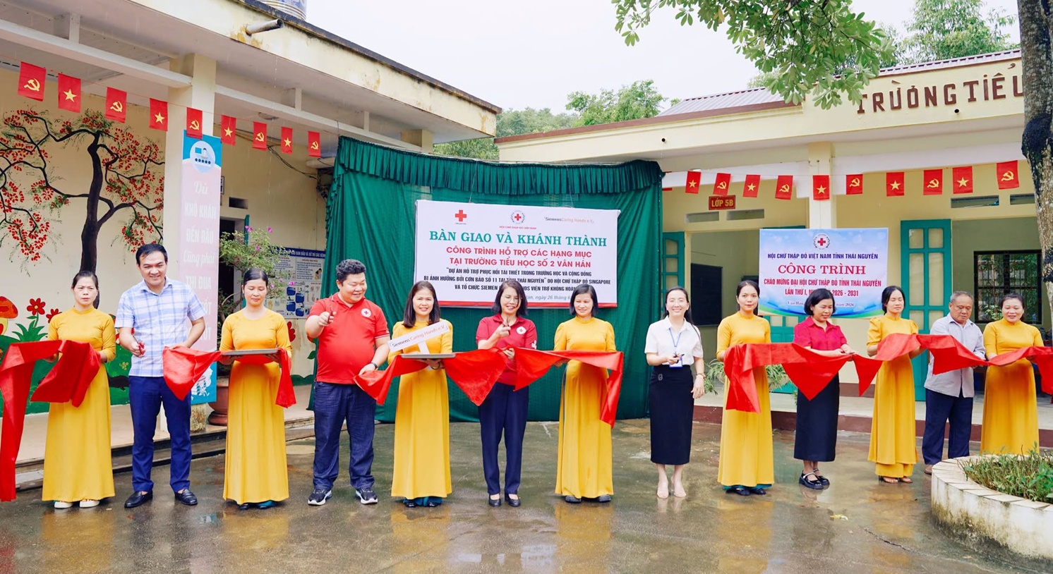 Khánh thành công trình sửa chữa lớp học bị hư hỏng do bão số 11 tại xã Văn Hán
