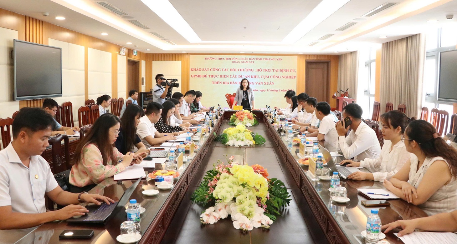Khảo sát công tác bồi thường, giải phóng mặt bằng phục vụ các dự án khu, cụm công nghiệp tại phường Vạn Xuân