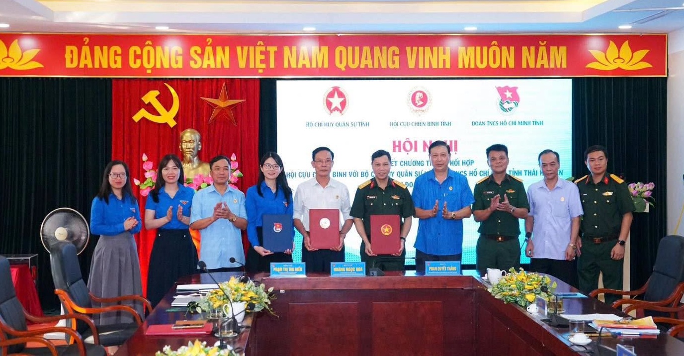 Ký kết Chương trình phối hợp giữa Hội Cựu chiến binh tỉnh, Bộ Chỉ huy Quân sự tỉnh và Tỉnh đoàn