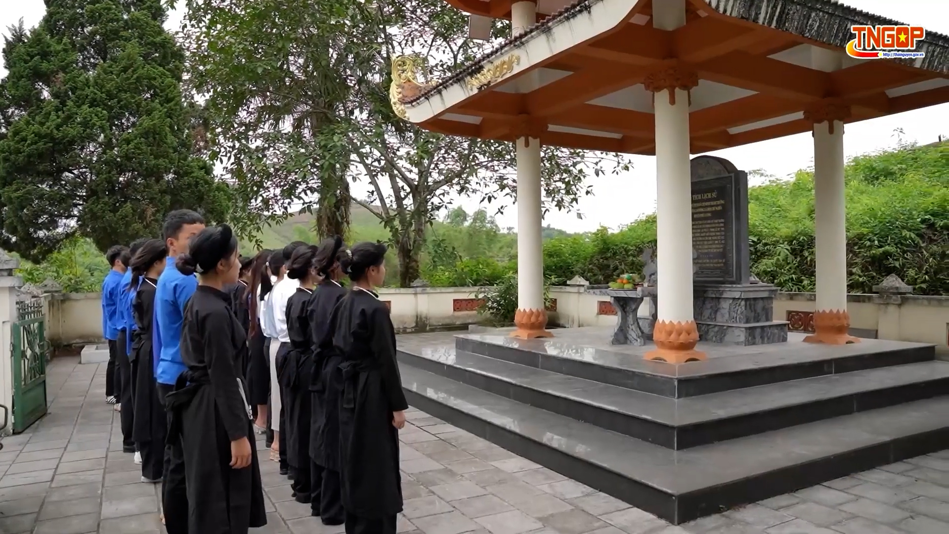 Hợp Thành - Trường học giữa lòng dân