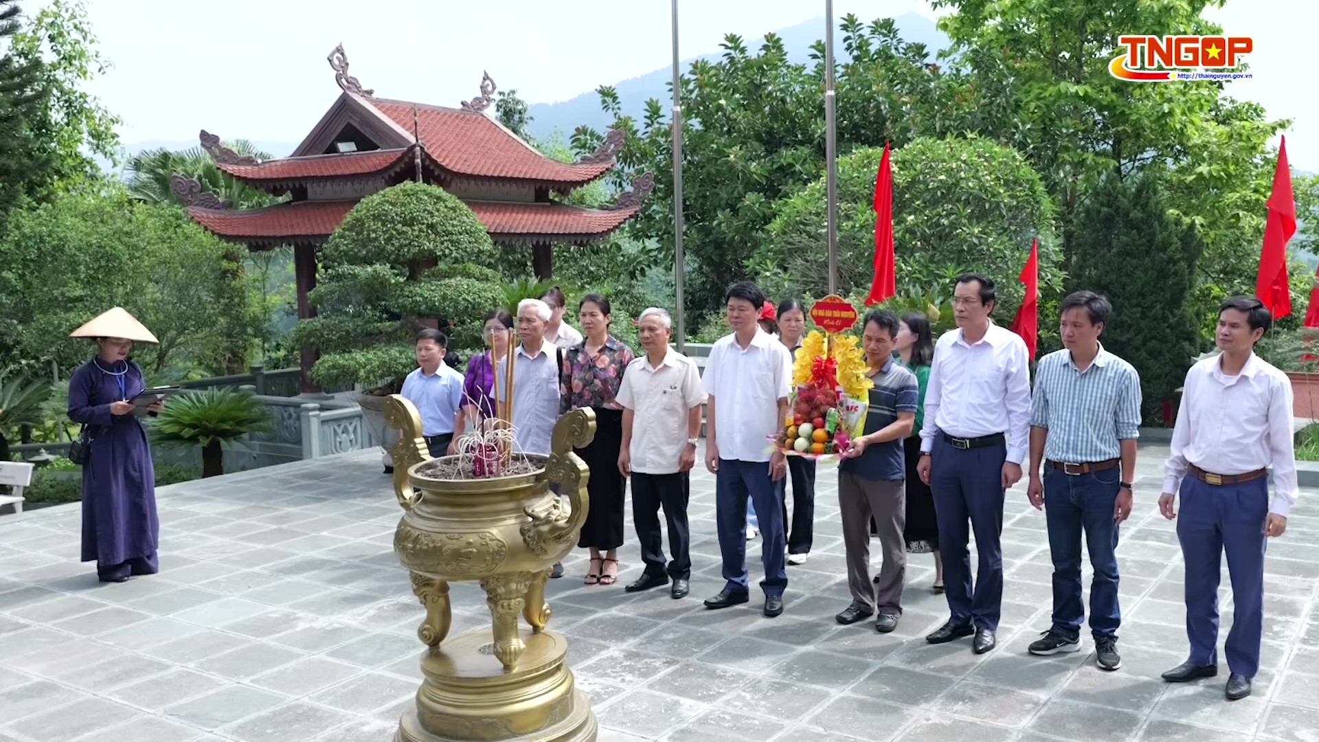 Hội Nhà báo tỉnh Thái Nguyên tổ chức chương trình về nguồn tại ATK Định Hóa
