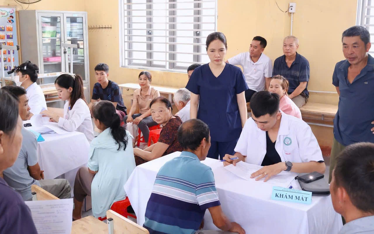 Bệnh viện Phạm Ngọc Thạch khám sức khỏe định kỳ, sàng lọc miễn phí cho người dân xã Đại Từ