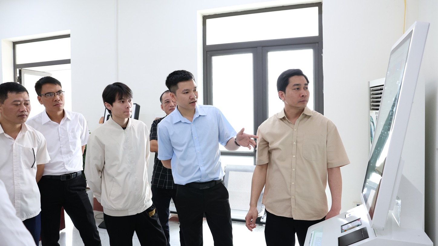 Xã Phú Lương đưa vào sử dụng Kiosk AI dịch vụ công trực tuyến