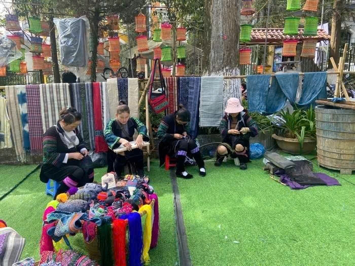 Phụ nữ dân tộc thiểu số biến du lịch thành “bệ phóng” cho văn hóa