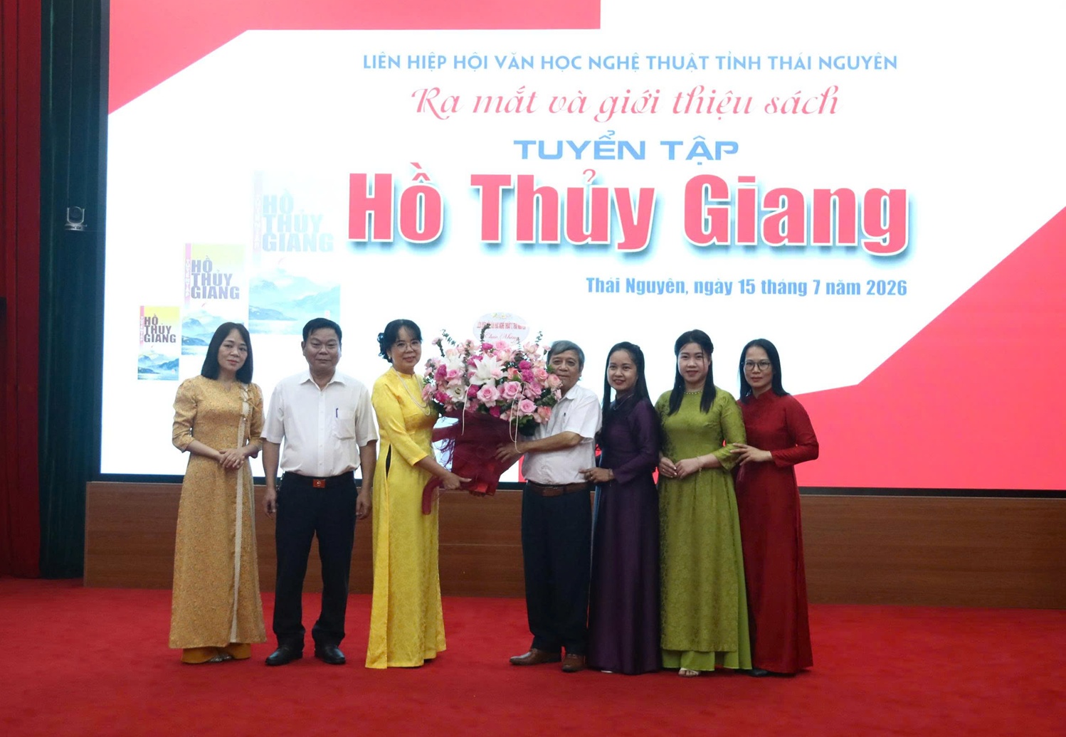 Ra mắt và giới thiệu sách "Tuyển tập Hồ Thủy Giang"