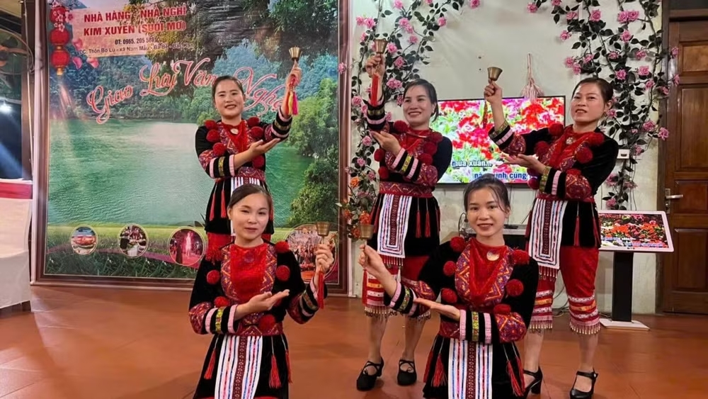 Thêm sinh kế cho phụ nữ từ du lịch cộng đồng