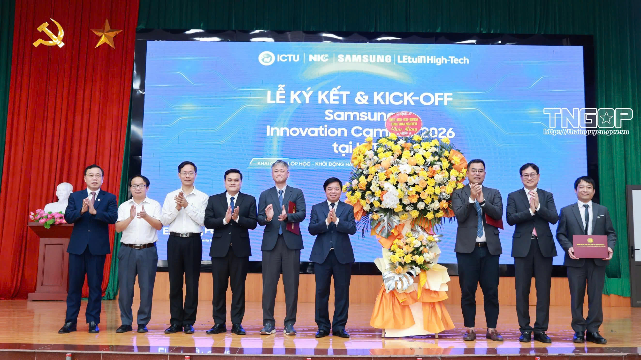 Trường Đại học Công nghệ Thông tin và Truyền thông ký kết hợp tác chiến lược đào tạo nhân lực AI và bán dẫn chất lượng cao