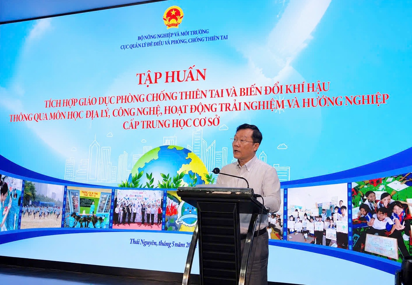 Tập huấn tích hợp nội dung phòng, chống thiên tai và biến đổi khí hậu vào giảng dạy các môn học