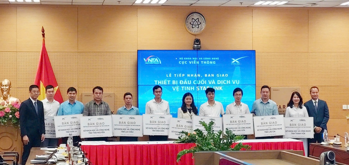 Thái Nguyên tiếp nhận thiết bị Starlink khắc phục điểm lõm sóng viễn thông